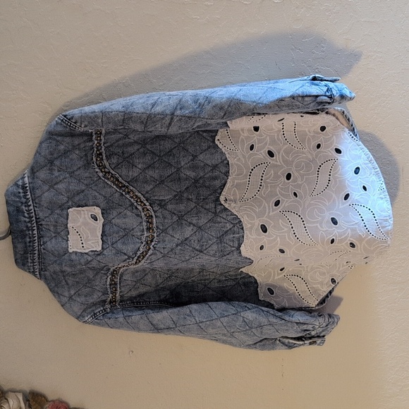 POL Light Blue Quilted Denim Jacket Western Inspired Studs And Eyelet Detail - Picture 4 of 17